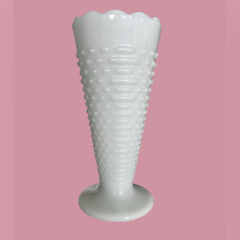 Anchor Hocking milk glass vase
